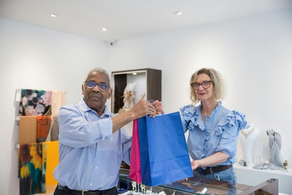 Como usar acessórios de cabelo para dar um toque especial ao seu look?